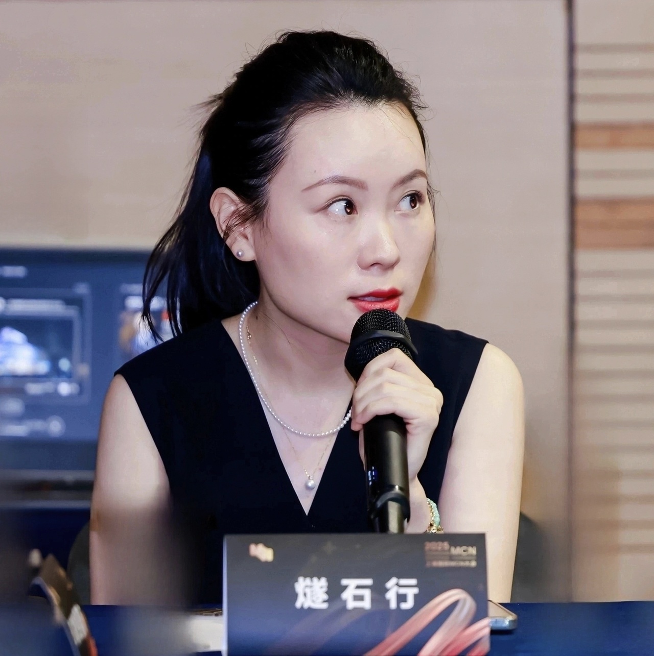 燧石行商务经理,肖肖女士
