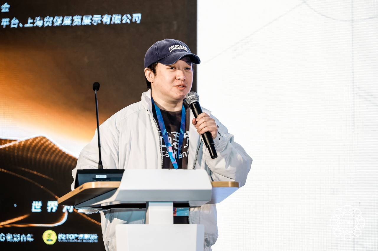 主旨演讲《创意的原点：解码AI时代的XR沉浸内容孵化器》——潘博航先生（VRplay创始人）